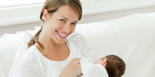ما هي فوائد الرضاعة الطبيعية للام والطفل ؟