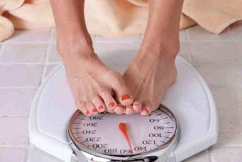 لماذا لا تستطيع تخفيف الوزن الزائد رغم اتباعك حمية صحية