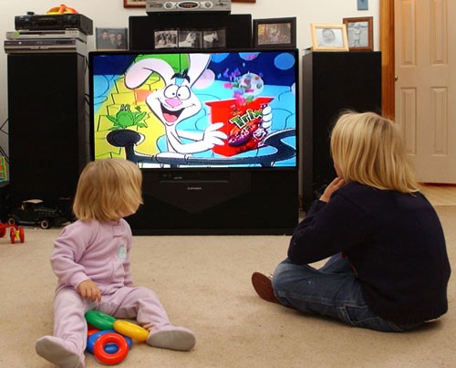 تأثير التلفزيون على الاطفال الآثار الإيجابية و الآثار السلبية
