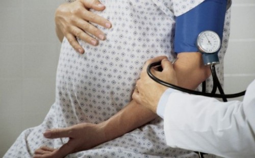 فائدة و اهمية الولادة الطبيعية للحامل وطفل