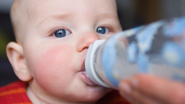 طرق فطام الطفل عن الرضاعة الطبيعية