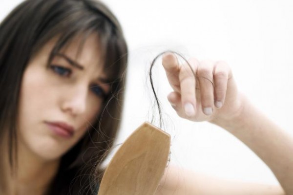 طرق علاج تساقط الشعر بعد الولادة واثناء الرضاعة
