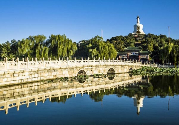 حديقة بيهاي من اشهر الاماكن السياحية في بكين